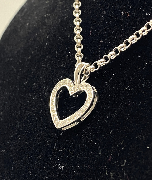 18K White Gold 2.70G 0.55ct. Diamond Heart Pendant $825 in Jewellery & Watches in Mississauga / Peel Region - Image 4