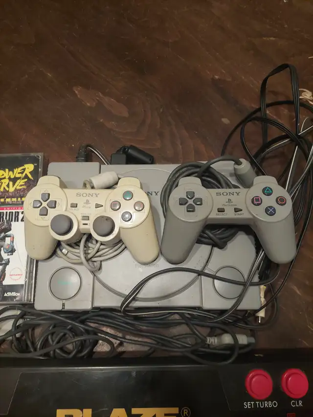 ps1 console complete tested working w/ arcade controller 2 games in Older Generation in City of Toronto - Image 4
