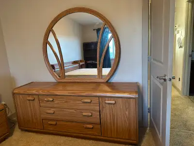 Dresser to go, View more