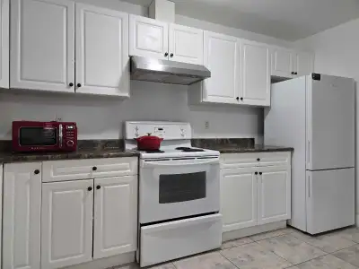 1-Bedroom Suite for Rent – Near Mundy Park (Coquitlam) Features: Private separate entrance Newly pai...