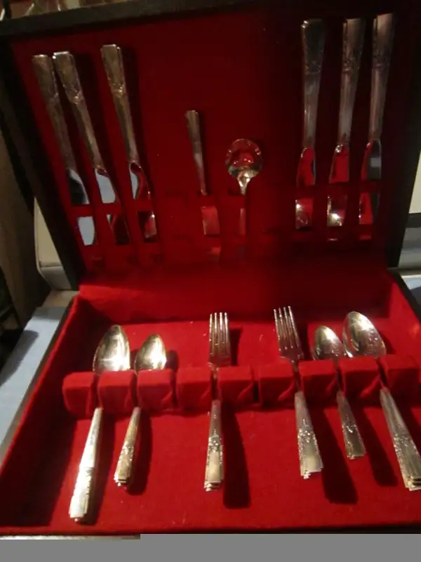 ARTISTIC silverware set, Service for 6 in Arts & Collectibles in Edmundston - Image 3