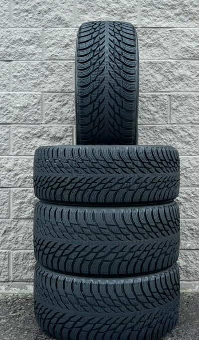 (English below) Nokian Hakkapeliitta R5 — 245/40R18 — Ensemble de 4 Pneus d'hiver sans crampons haut...