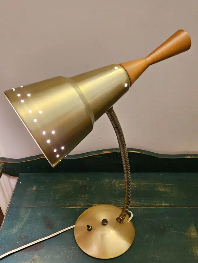 STUNNING MCM ATOMIC GOOSENECK DESK LAMP in Indoor Lighting & Fans in City of Toronto - Image 7