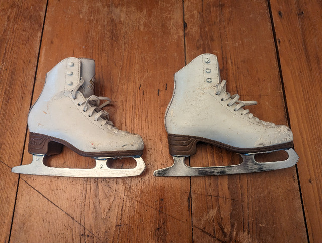 Girls figure skates - Jackson Mystique - Size 2 dans Patins et patins à roulettes  à Ville de Montréal - Image 2