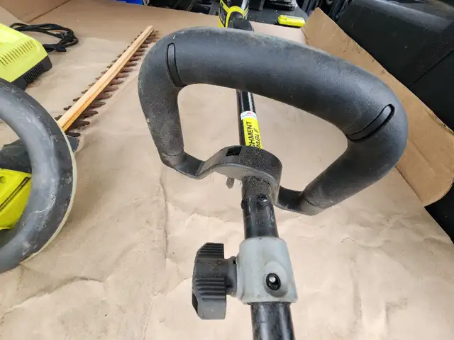 RYOBI 40V HP Brushless  Cordless Carbon Fiber Weedwacker Tool in Lawnmowers & Leaf Blowers in Windsor Region - Image 11