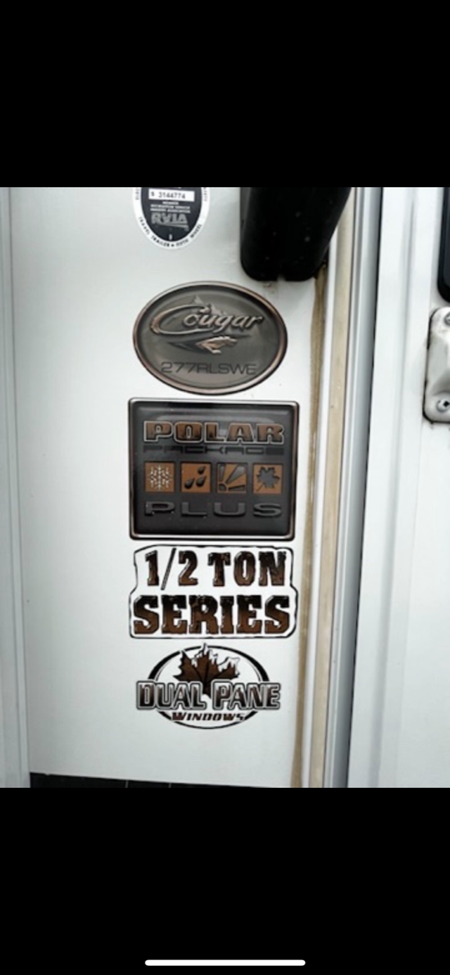 2013 cougar keystone 5th wheel RV in Travel Trailers & Campers in Fort St. John - Image 8