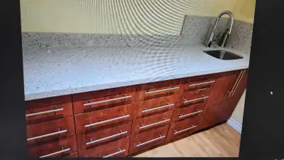 1 Bedroom Kitchen Full washroom Private Apartment available in Burlington. Parking $50/ Month Utilit...