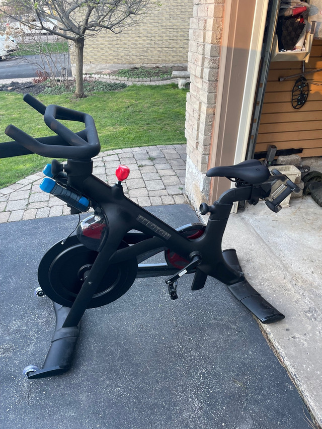 Peloton  in Exercise Equipment in Oakville / Halton Region - Image 2