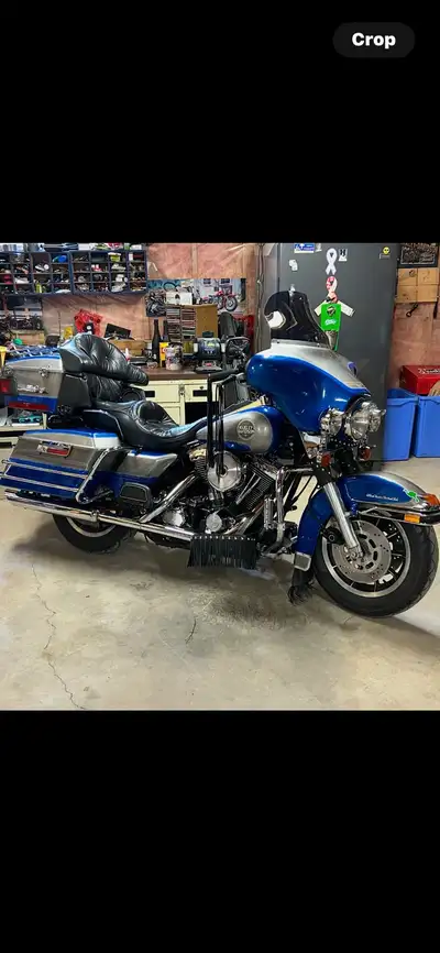 1996 Harley ultra , in very good condition, wrinkle paint has no chips or flaking, one small dent in...