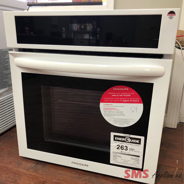 Open Box -Scratch and Dent Frigidaire Single Wall Oven in Stoves, Ovens & Ranges in Saskatoon