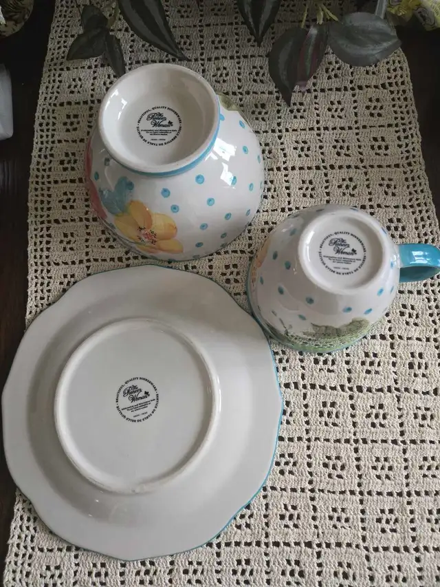Pioneer Woman Dishes - 3pc in Kitchen & Dining Wares in Hamilton - Image 4