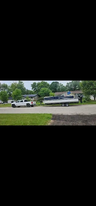 I have forsale a 2017 26' Grand Island Entertainer Pontoon. Comes with a 115hp Mercury 4 Stroke Moto...