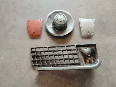 Pièces vintage d'origine Corvette 1970-1971-1972. Genuine vintage Corvette parts 1970-1971-1972. Hub...