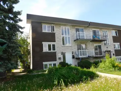 5,5 pièces à louer 3142 rue Codère,St-hubert (Parc P. Laporte)
