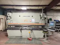 Accurpress CNC Press Brake 250 ton x 12'