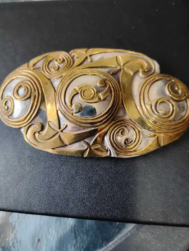 Saint Justin Silver &Bronze BroochBrooch in Jewellery & Watches in Downtown-West End - Image 2
