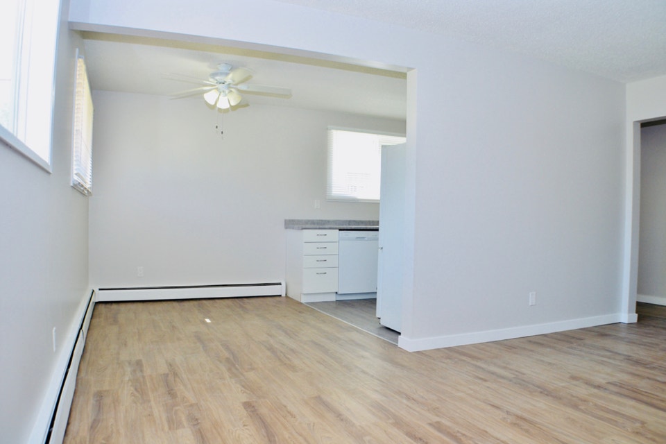 3 bedroom, 1 bathroom suite in 4-plex 4