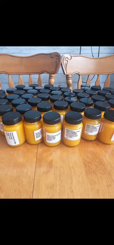 I make these 2oz these fresh to order. I cold press lemon, ginger, orange, carrot, turmeric add pepp...