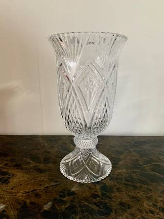 Cristal D’Arques Glasses And Vase in Kitchen & Dining Wares in Burnaby/New Westminster - Image 2