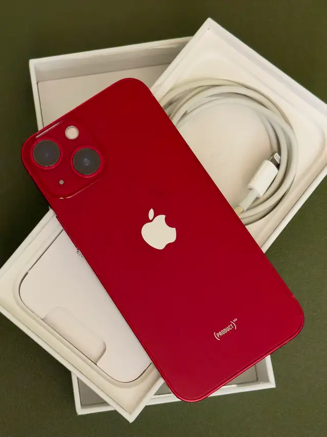 Apple IPhone 13 mini Red in Cell Phones in Richmond - Image 8