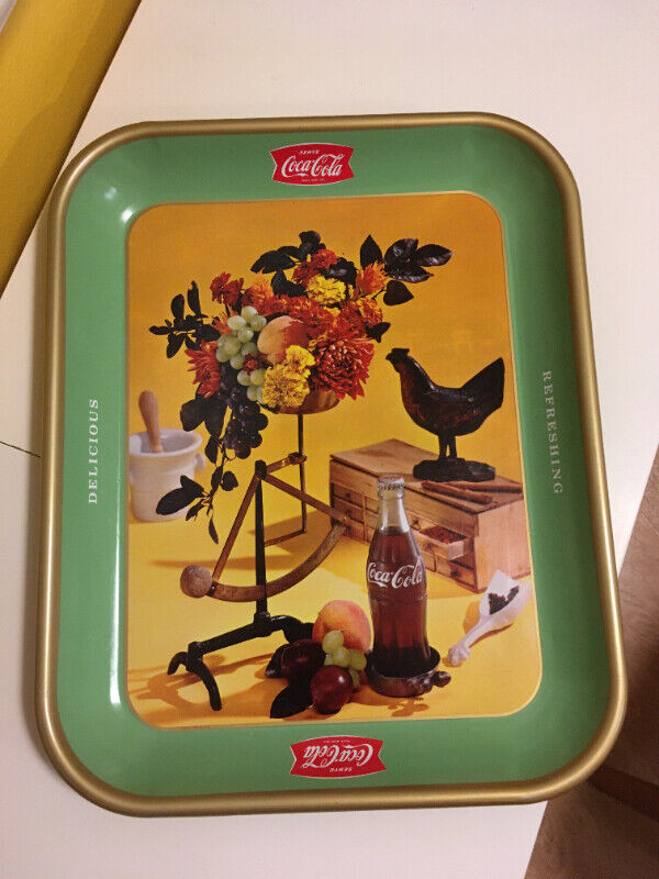 Vintage 1957 Coca-Cola Coke Soda Pop Rooster Green Border Tray in Arts & Collectibles in Oshawa / Durham Region