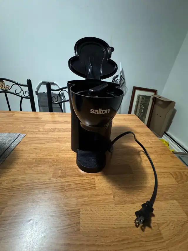 Salton si gle serve coffee maker in Coffee Makers in London - Image 3