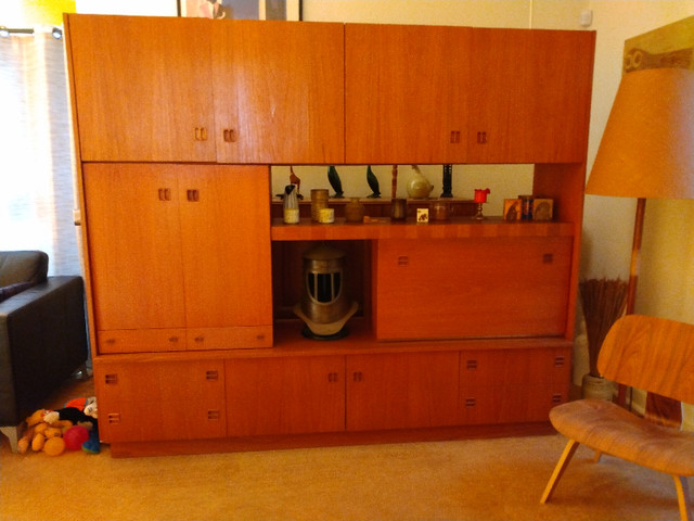 Mid-Century Modern Wall Unit. Teak in Hutches & Display Cabinets in City of Toronto