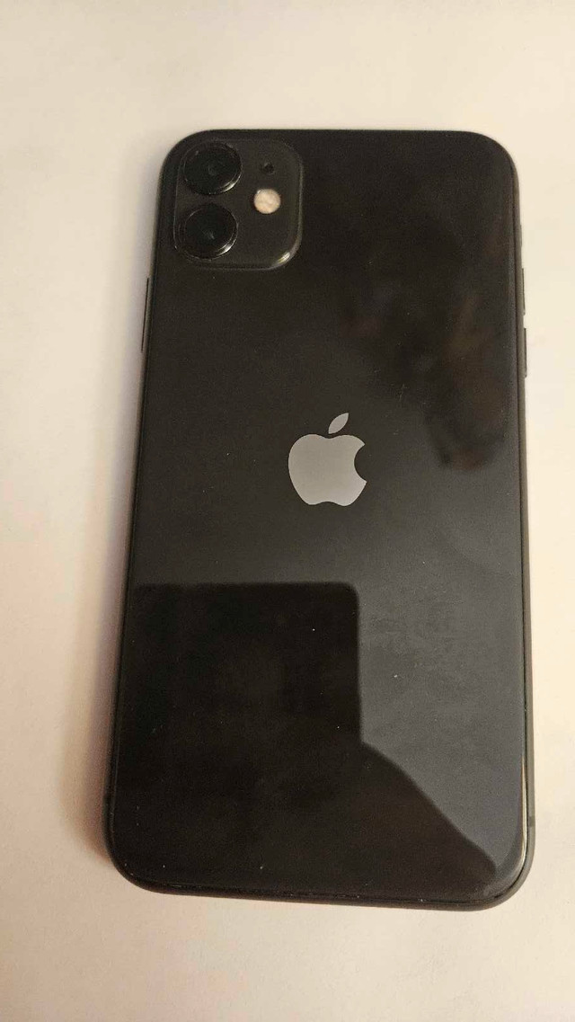 apple iphone 11 64 gb factory unlocked excellent condition in Cell Phones in City of Toronto - Image 2