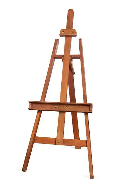Chevalet de peinture, 39$. Semblable a la photo mais marqué par le temps et l'usage. Livraison possi...