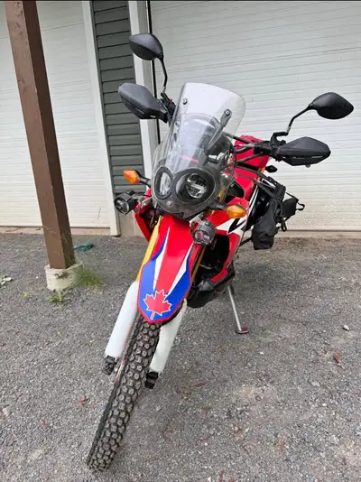 Selling a 2017 Honda CRF 250 Rally . 7,673 kms on it, that’s it! MVI valid until July 2026 but will...