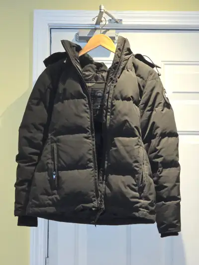 Canada Goose Chelsea Parka (Fur) Black Label XS, View more