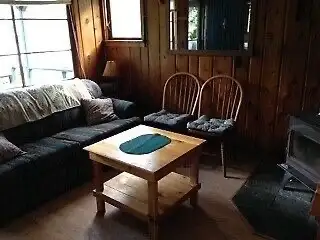 Lake front 2 bedroom cabin on Kootenay lake in British Columbia in Canada - Image 3