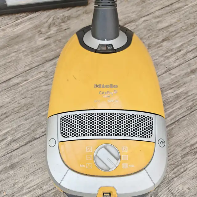 Miele Vacuum Cleaner63760463920897121