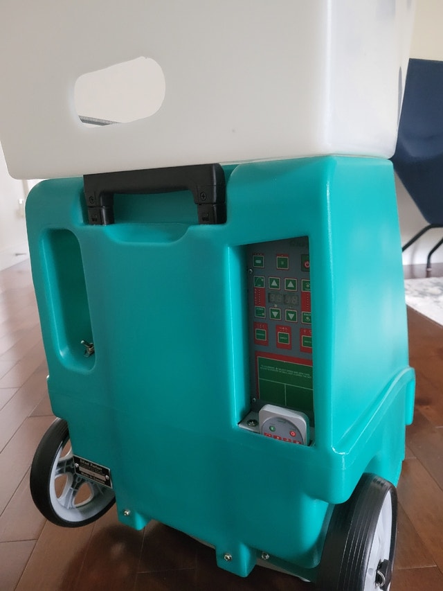 Silent Partner Scoop Series Quest Tennis Ball Machine Tennis