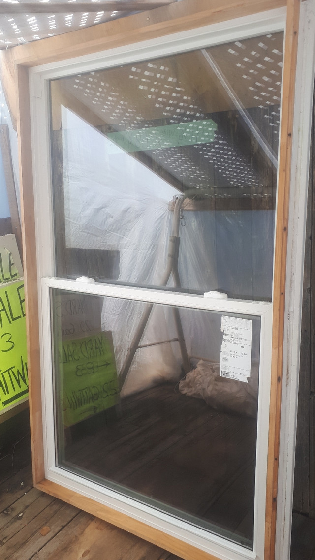 Brand new  single hung window  $ 150  obo in Windows, Doors & Trim in Brantford - Image 2