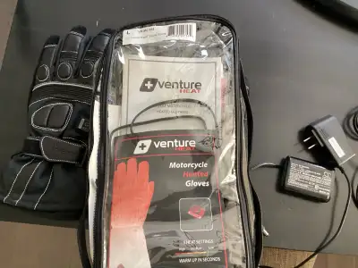 New men’s large Venture Heat gloves, can use on bike with Tender, or separately with the optional ba...