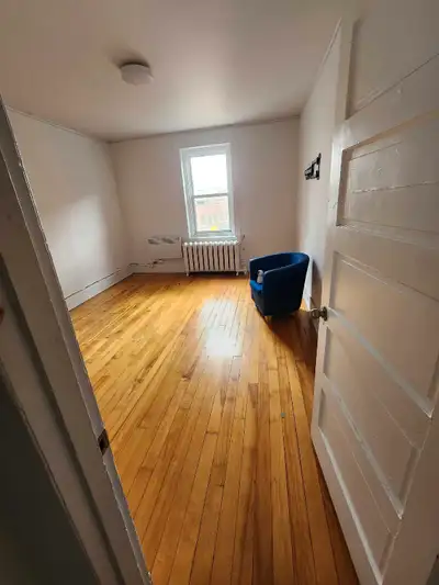 Downtown Room Available