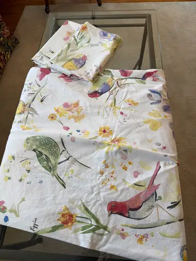 Lovely pale yellow king size duvet cover and 2 matching shams. Birds and flowers motif. Professional...