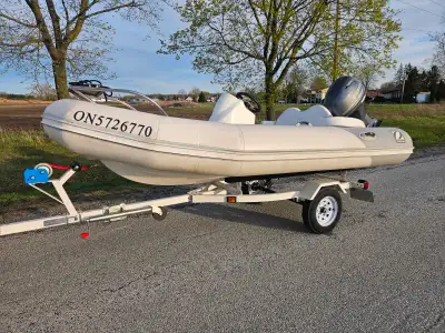 2017 Zodiac. Brand new trailer. Brand new interior. Yamaha 40 hp, 4cyl. 164 hours. Well maintained a...