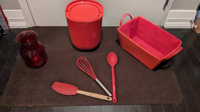 'Red Collection' Essential Kitchen Items542971406782320642