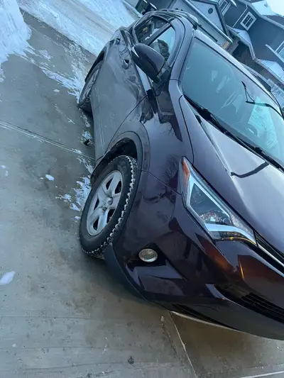 Selling my Toyota RAV4 2018 XLE power lock power window remote starter sunroof brand new winter tire...