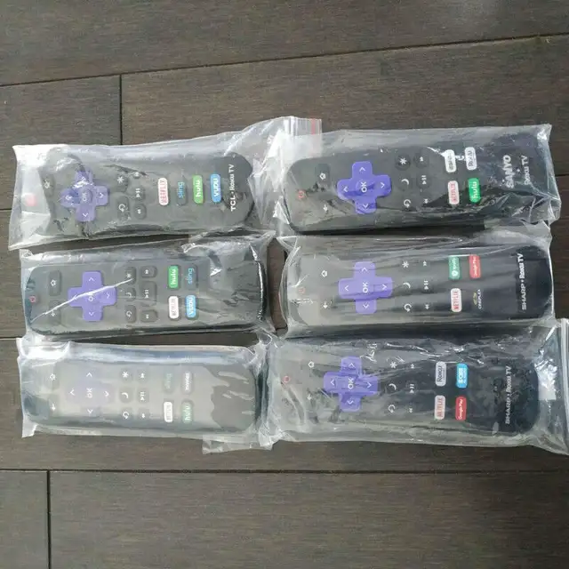 Roku tv remote control in Other in Ottawa - Image 2