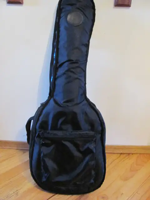 Montana Acoustic Guitar in Guitars in Edmonton - Image 8
