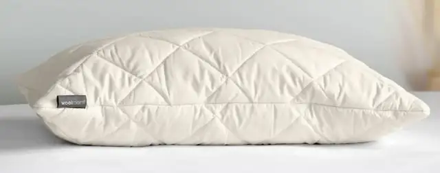 *Brand New King Size Deluxe Washable Wool Quilted Pillow Cover F in Bedding in St. Catharines - Image 3