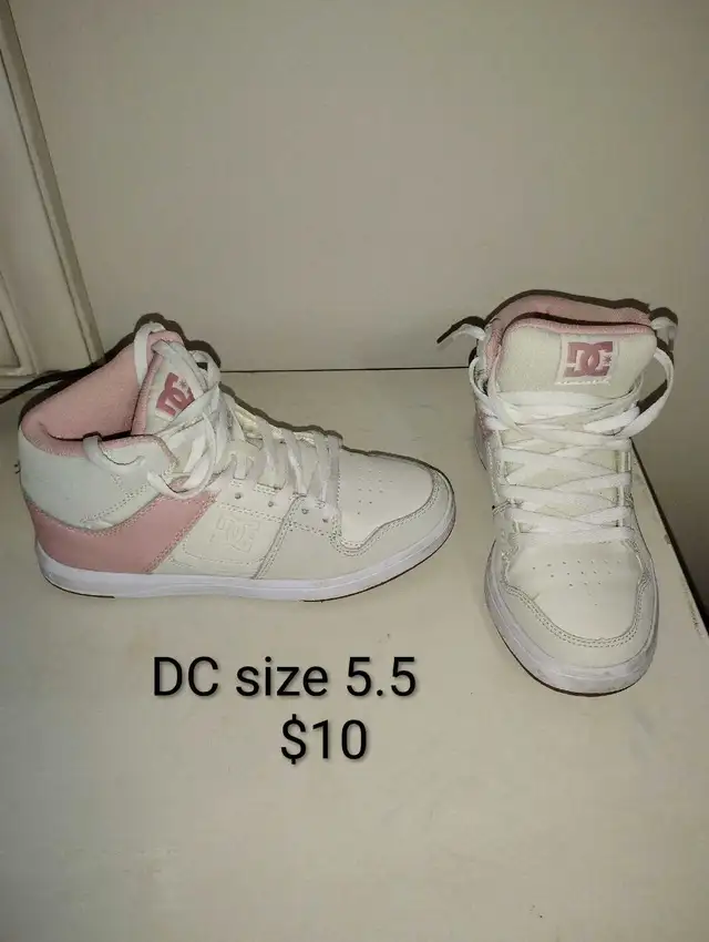 Sneakers in Women's - Shoes in Edmonton - Image 3
