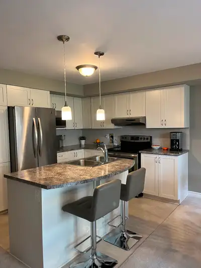 Beautiful 2Bed Condo - Orleans