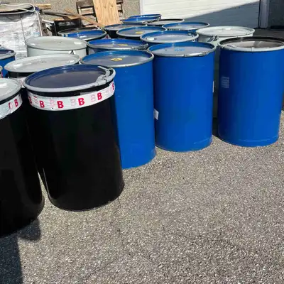 Clean 55 Gallon drums. Ideal for storage, burn barrels, shipping containers, DIY BBQs and smokers, o...