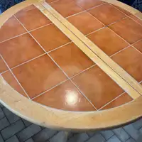 Table ronde de cuisine en bois