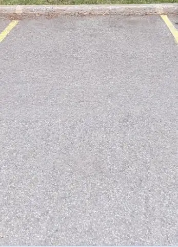 Stationnement extérieure privé à louer situé à 2 min. du Métro et CEGEP Montmorency.