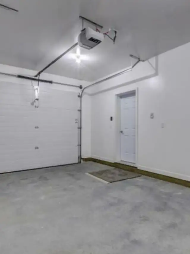 3 Bedroom/2.5 Bath Townhouse - Available January 1st, 2026 in Long Term Rentals in Whitehorse - Image 11